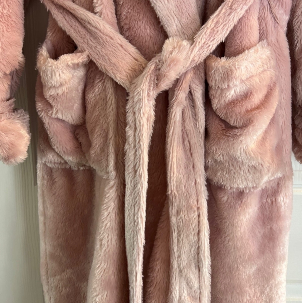 Soma Robe - Picture 3 of 4